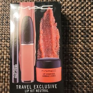 MAC travel exclusive lip kit